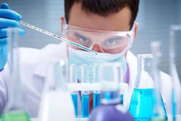 Pha Hóa Chất Trong Phòng Thí Nghiệm