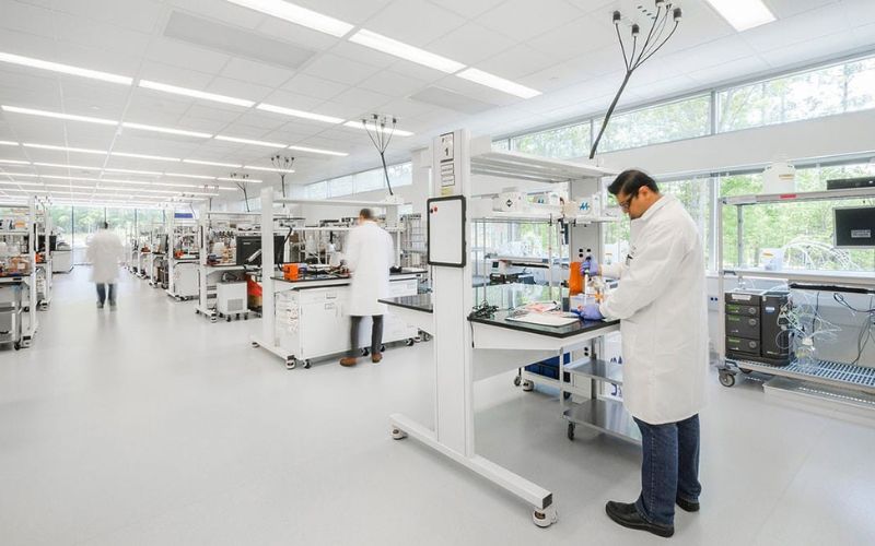Thiết Kế Phòng Lab