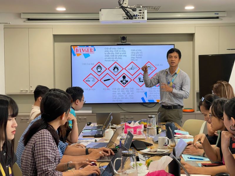 Bị Bỏng Hóa Chất Phải Làm Sao